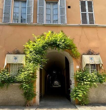 Altana - Loft Sulla Citta Apartment Parma Bagian luar foto
