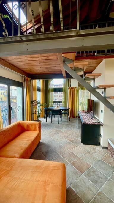 Altana - Loft Sulla Citta Apartment Parma Bagian luar foto